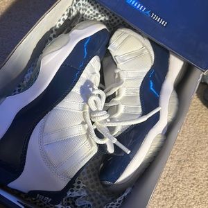 Air Jordan 11 Retro Midnight Blue